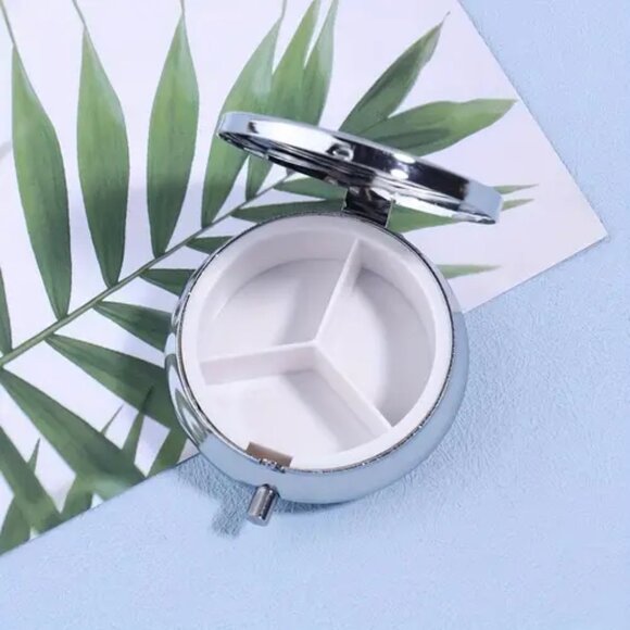 Pink Roses Pill Case - Beautiful - Picture 2 of 2